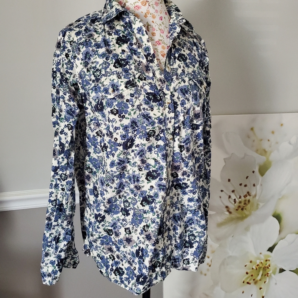 100% Cotton long sleeve Floral Blouse Sz L